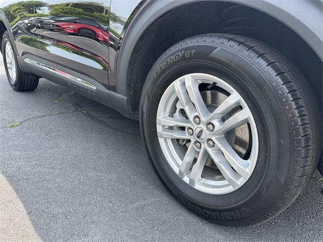 Photo of 2022 Agate Black Metallic Ford Explorer