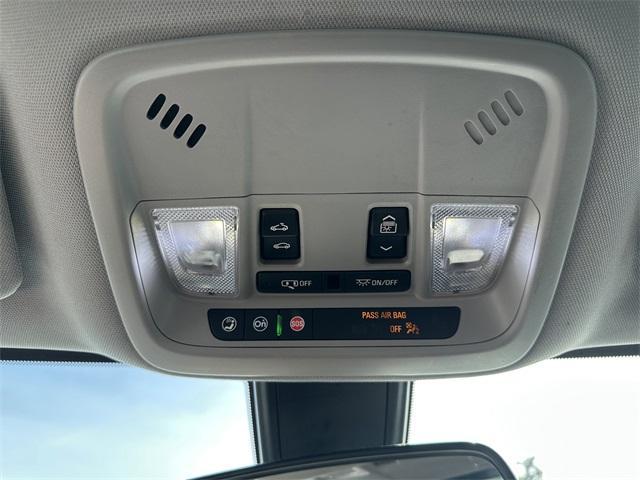 Photo of 2022 Summit White Chevrolet Malibu