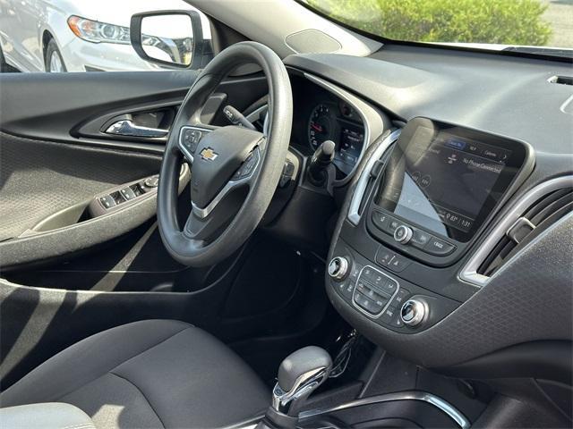 Photo of 2022 Summit White Chevrolet Malibu
