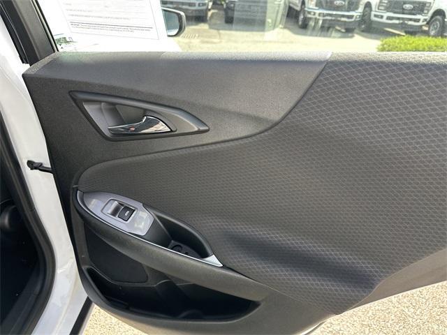Photo of 2022 Summit White Chevrolet Malibu
