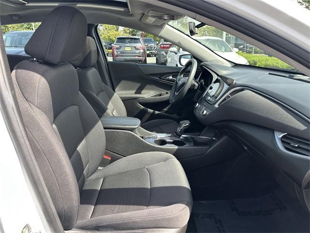Photo of 2022 Summit White Chevrolet Malibu