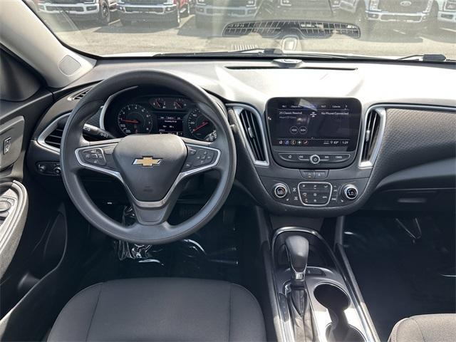 Photo of 2022 Summit White Chevrolet Malibu