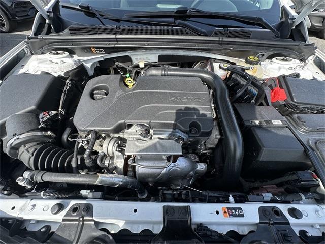 Photo of 2022 Summit White Chevrolet Malibu