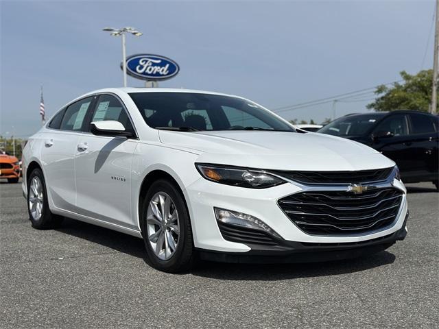 Photo of 2022 Summit White Chevrolet Malibu