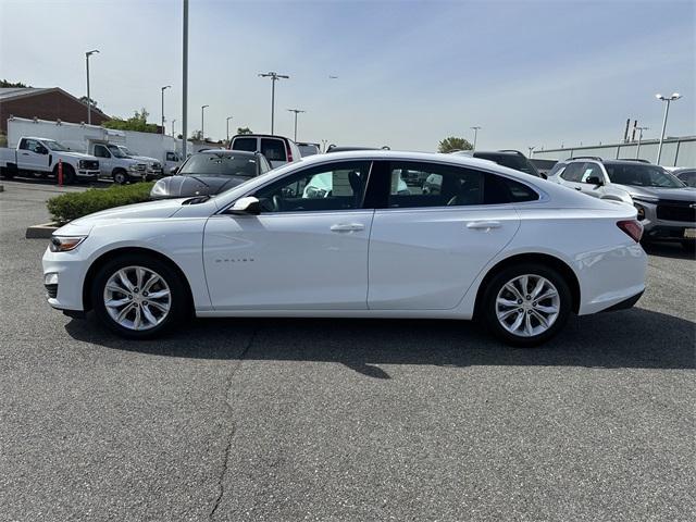 Photo of 2022 Summit White Chevrolet Malibu
