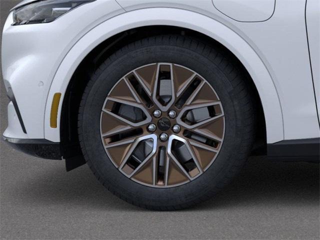 Photo of 2025 Star White Ford Mustang Mach-E