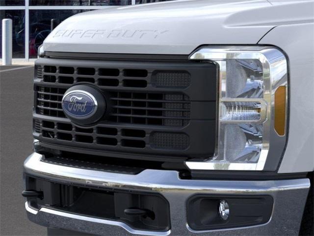 Photo of 2024 Oxford White Ford F-350