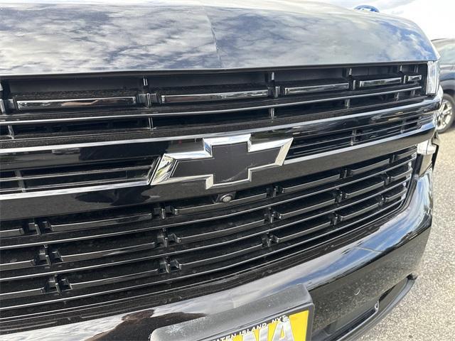 Photo of 2023 Black Chevrolet Suburban