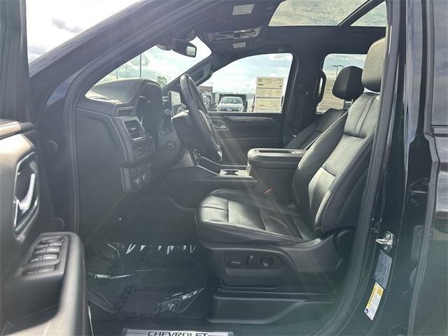 Photo of 2023 Black Chevrolet Suburban