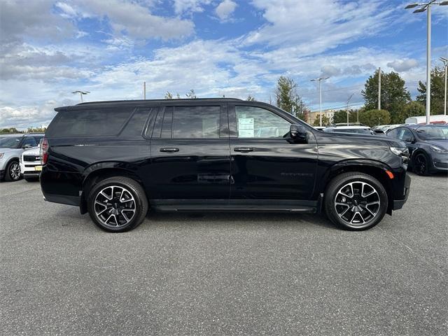 Photo of 2023 Black Chevrolet Suburban