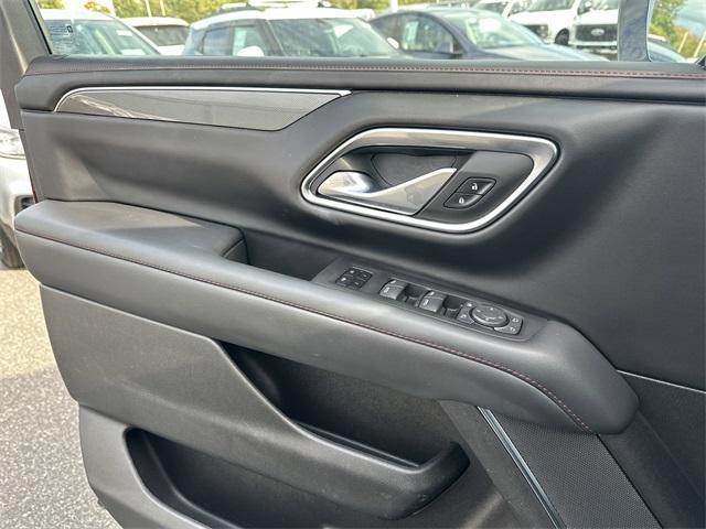Photo of 2023 Black Chevrolet Suburban