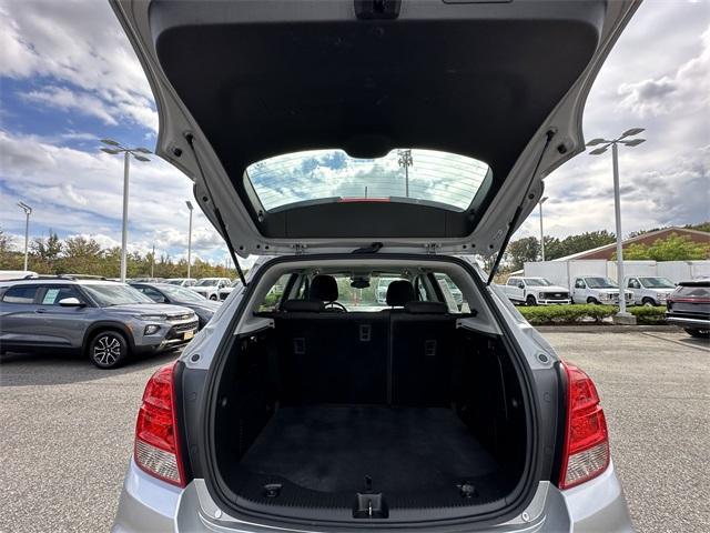 Photo of 2018 Silver Ice Metallic Chevrolet Trax