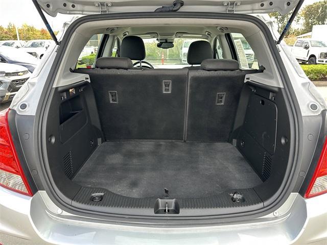 Photo of 2018 Silver Ice Metallic Chevrolet Trax