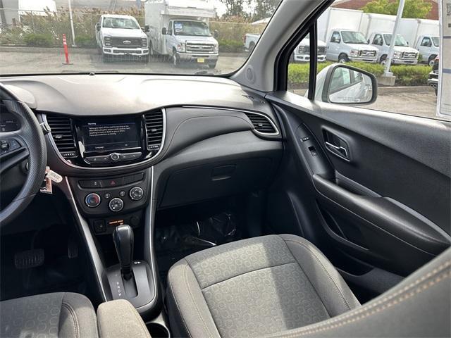Photo of 2018 Silver Ice Metallic Chevrolet Trax