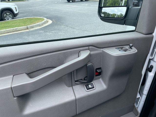 Photo of 2022 Summit White GMC Savana 2500