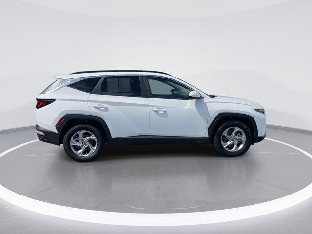 Photo of 2024 White Pearl Hyundai TUCSON