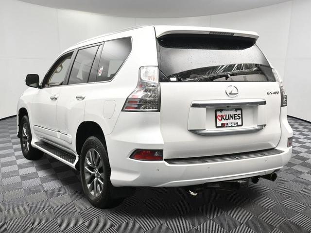 Photo of 2016 White Lexus GX 460