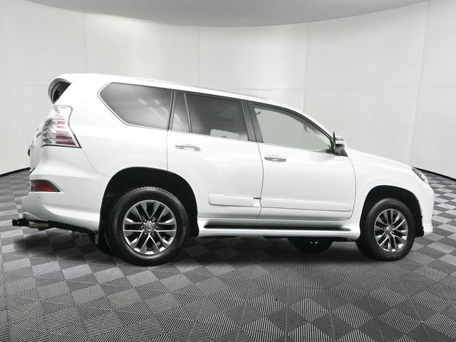 Photo of 2016 White Lexus GX 460