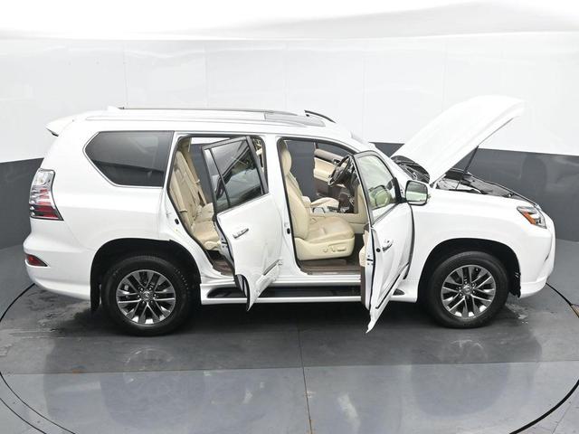 Photo of 2016 White Lexus GX 460