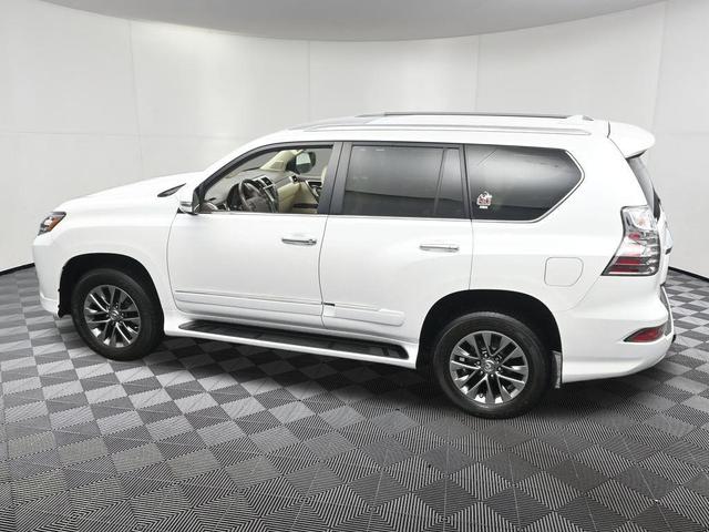 Photo of 2016 White Lexus GX 460