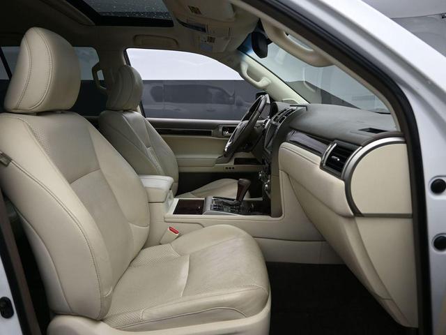 Photo of 2016 White Lexus GX 460
