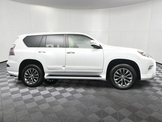 Photo of 2016 White Lexus GX 460