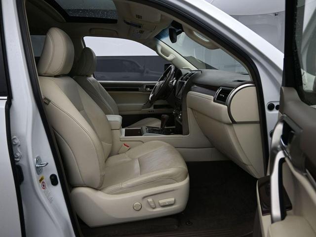 Photo of 2016 White Lexus GX 460