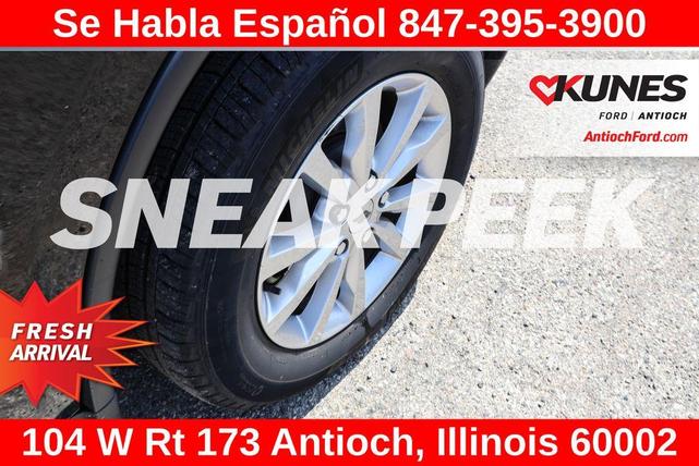 Photo of 2024 DB Black Crystal Clearcoat Dodge Durango