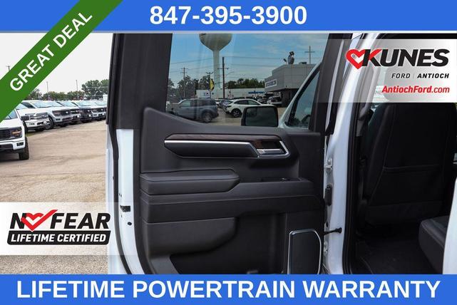 Photo of 2023 Summit White GMC Sierra 1500