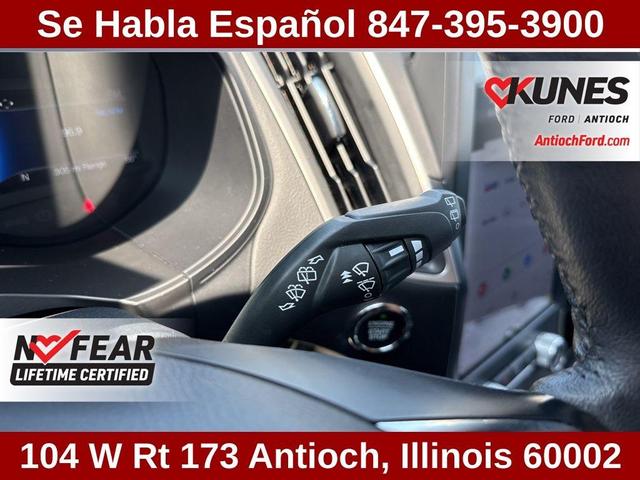 Photo of 2024 Oxford White Ford Edge