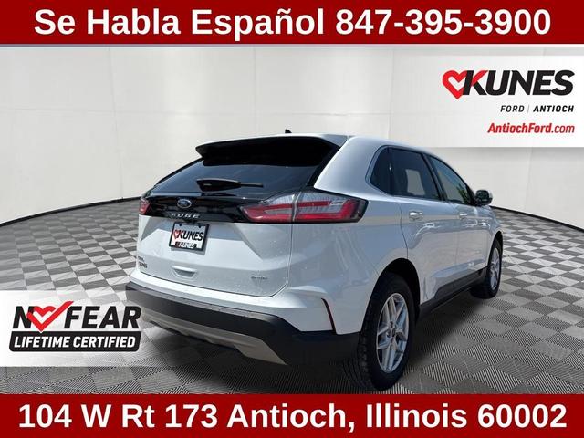Photo of 2024 Oxford White Ford Edge
