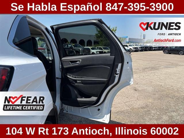 Photo of 2024 Oxford White Ford Edge