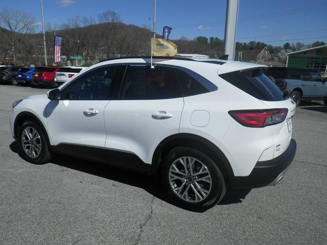 Photo of 2022 OXFORD WHITE Ford Escape
