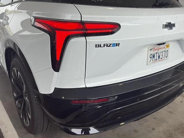 Photo of 2024 Summit White Chevrolet Blazer EV