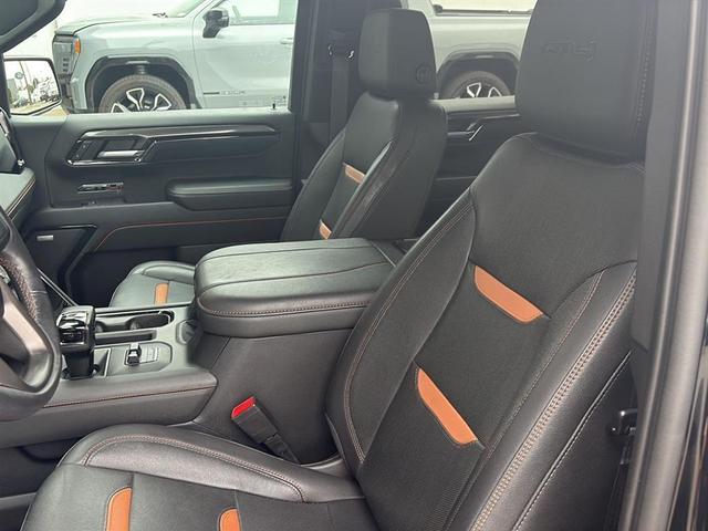 Photo of 2023 Onyx Black GMC Sierra 1500