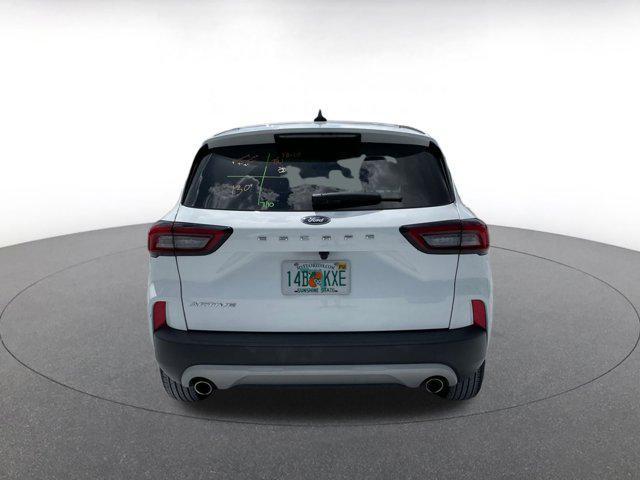 Photo of 2024 Oxford White Ford Escape