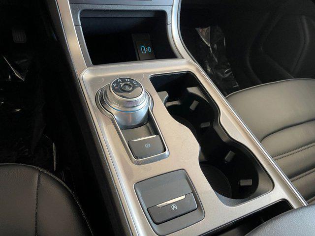 Photo of 2024 Carbonized Gray Metallic Ford Edge
