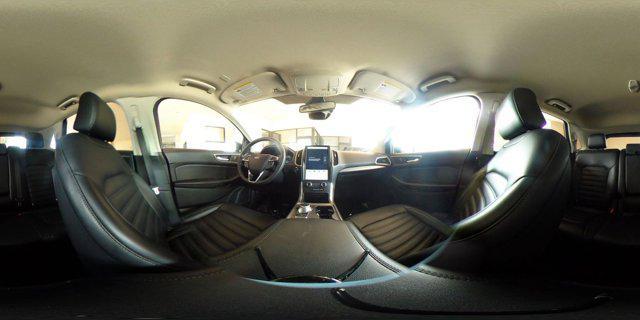Photo of 2024 Carbonized Gray Metallic Ford Edge