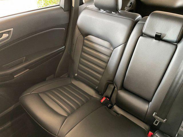 Photo of 2024 Carbonized Gray Metallic Ford Edge