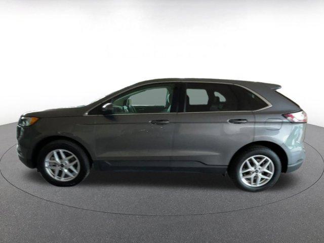 Photo of 2024 Carbonized Gray Metallic Ford Edge