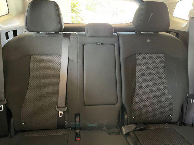 Photo of 2024 Snow White Pearl Kia Sportage