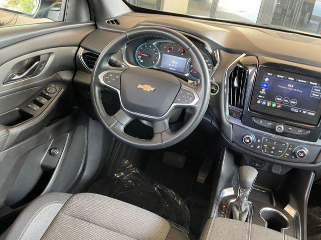 Photo of 2023 Silver Sage Metallic Chevrolet Traverse