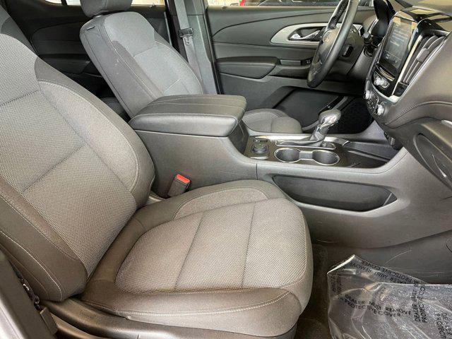 Photo of 2023 Silver Sage Metallic Chevrolet Traverse