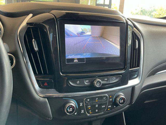 Photo of 2023 Silver Sage Metallic Chevrolet Traverse