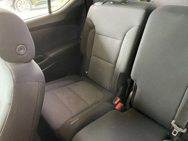 Photo of 2023 Silver Sage Metallic Chevrolet Traverse