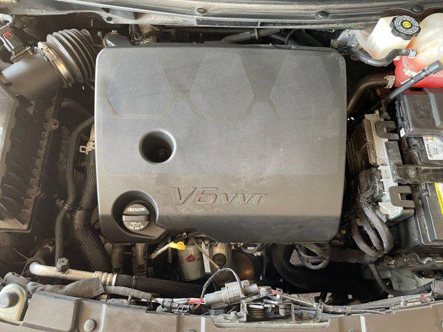 Photo of 2023 Silver Sage Metallic Chevrolet Traverse