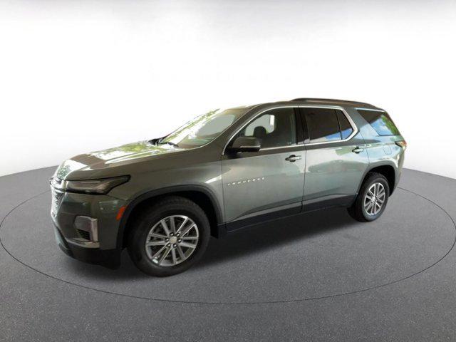 Photo of 2023 Silver Sage Metallic Chevrolet Traverse
