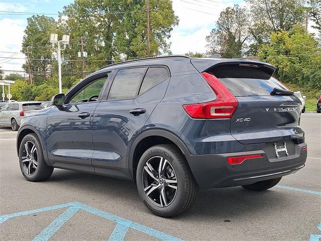 Photo of 2026 Denim Blue Volvo XC40