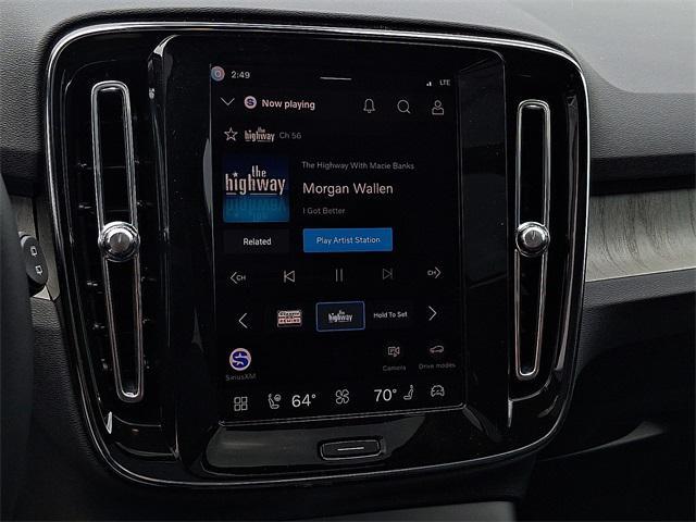Photo of 2026 Denim Blue Volvo XC40