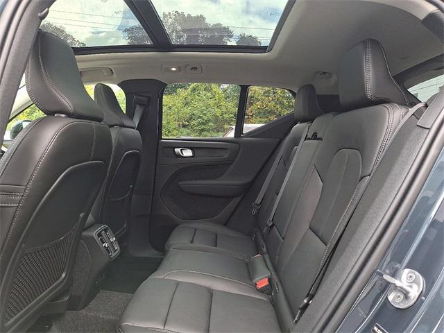 Photo of 2026 Denim Blue Volvo XC40